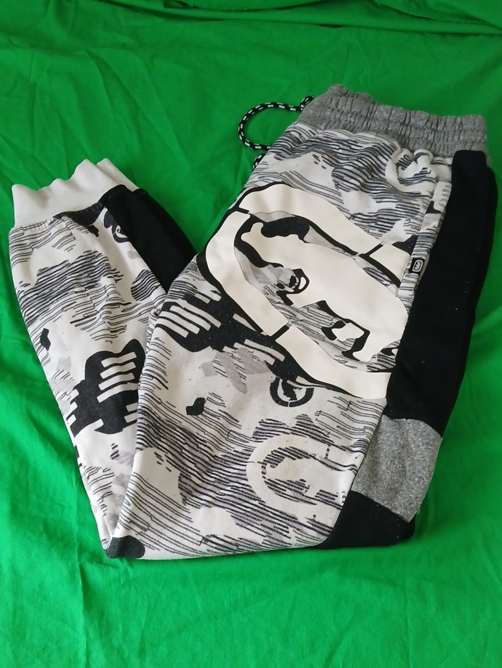 Ecko Unlimited Black White and Gray Graphic Jogger Sweatpants